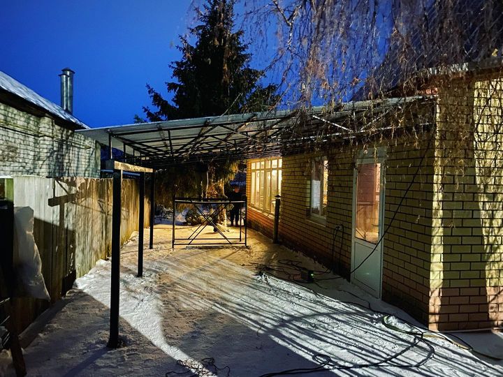 Как выбрать односкатный или двускатный автонавес под планировку участка в Торжке